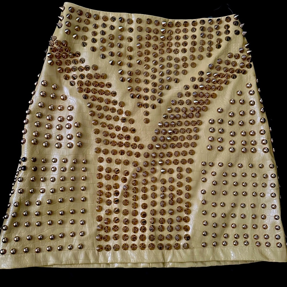 Sexy Mustard Spiked studded mini leather skirt!!!! 🔥🔥🔥